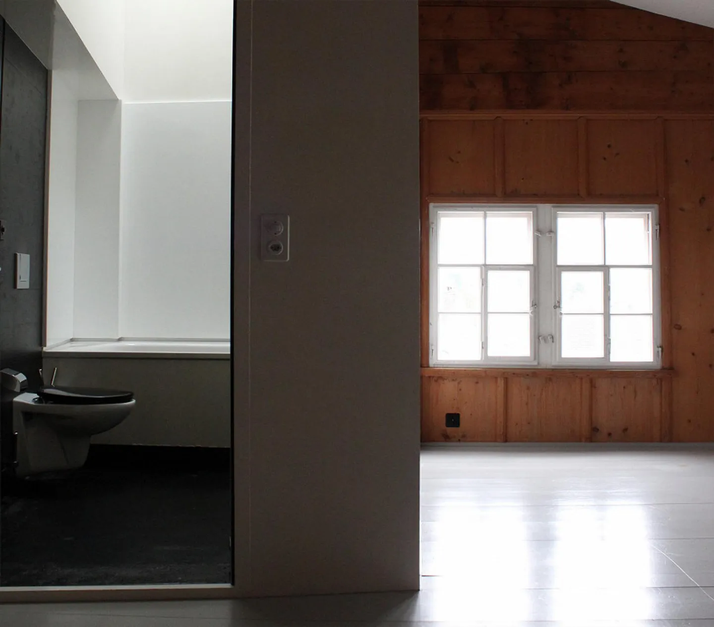 Historical 5.5-room attic apartment with a view in the town of Werdenberg - Photo 8 of 21