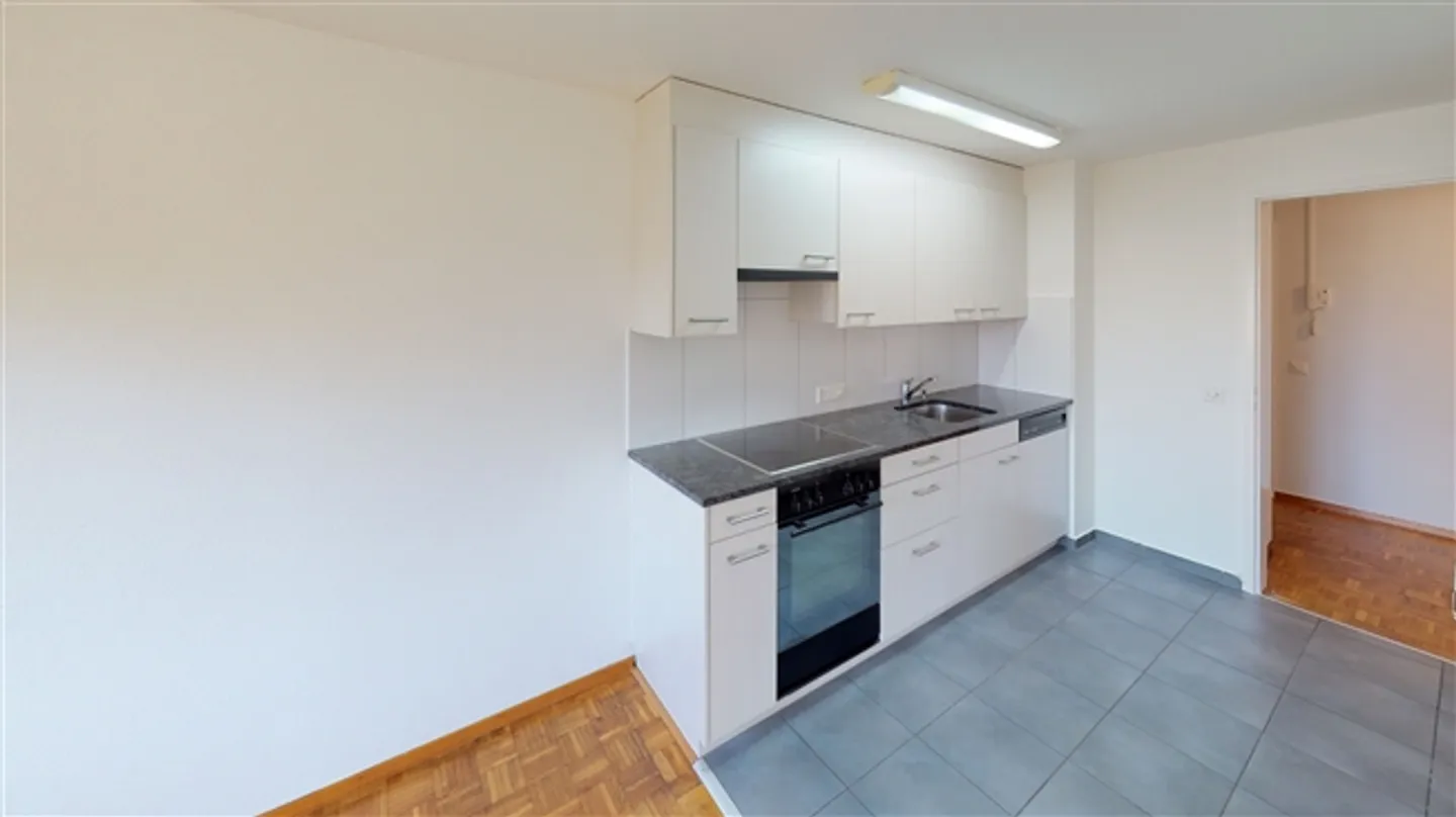 Geräumige Wohnung mit Balkon - Foto 3 von 10