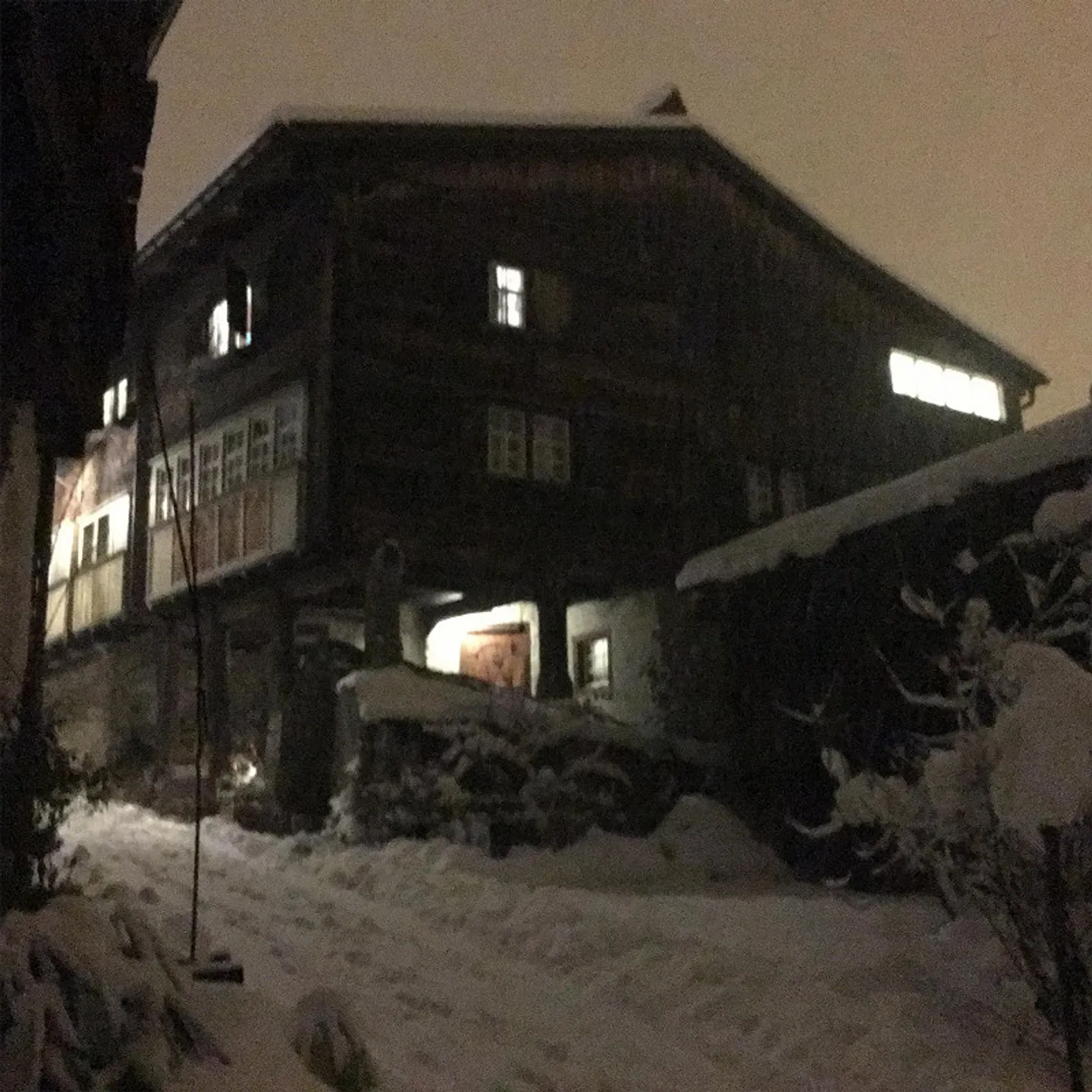 Historical 5.5-room attic apartment with a view in the town of Werdenberg - Photo 16 of 21