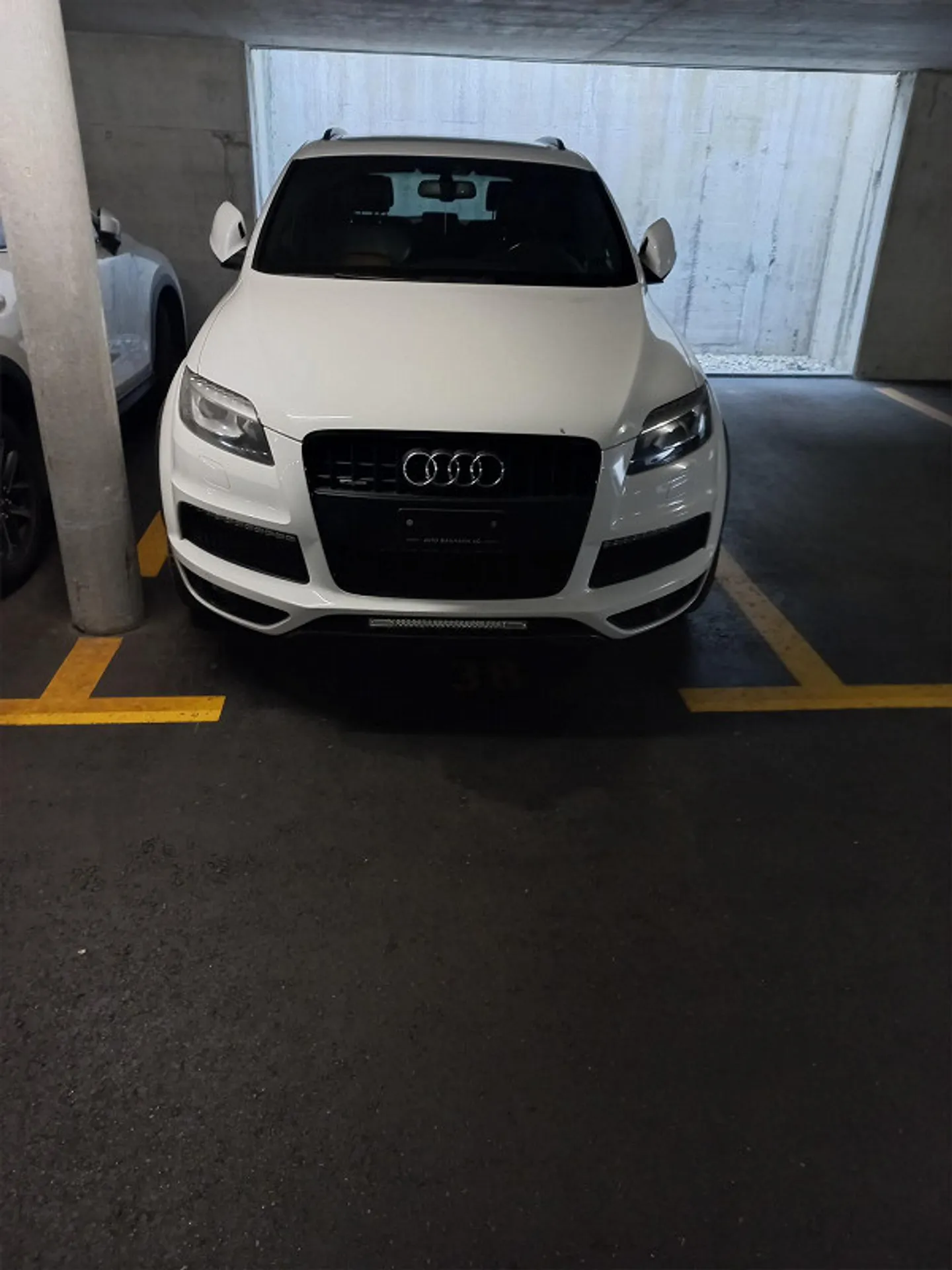 Einstellhallenplatz an zentraler Lage - Foto 3 von 4