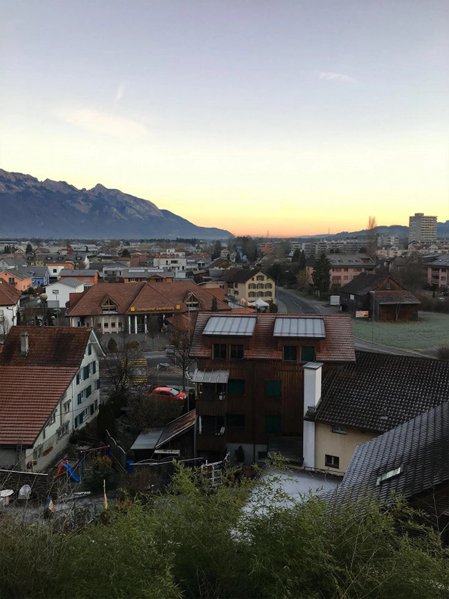 Historical 5.5-room attic apartment with a view in the town of Werdenberg - Photo 14 of 21