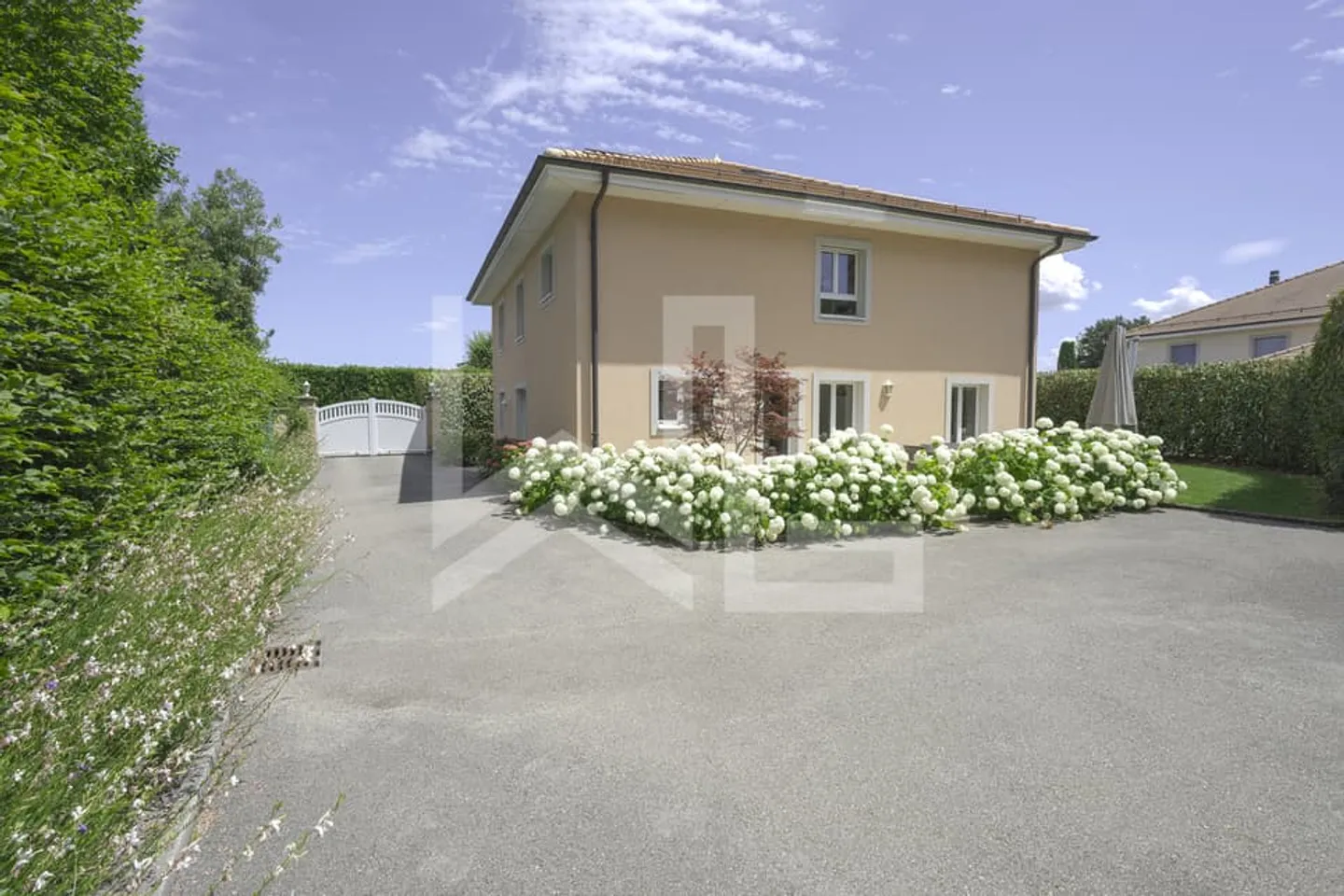 Villa con 5 Camere Vicino alle Scuole Internazionali - Foto 2 di 10