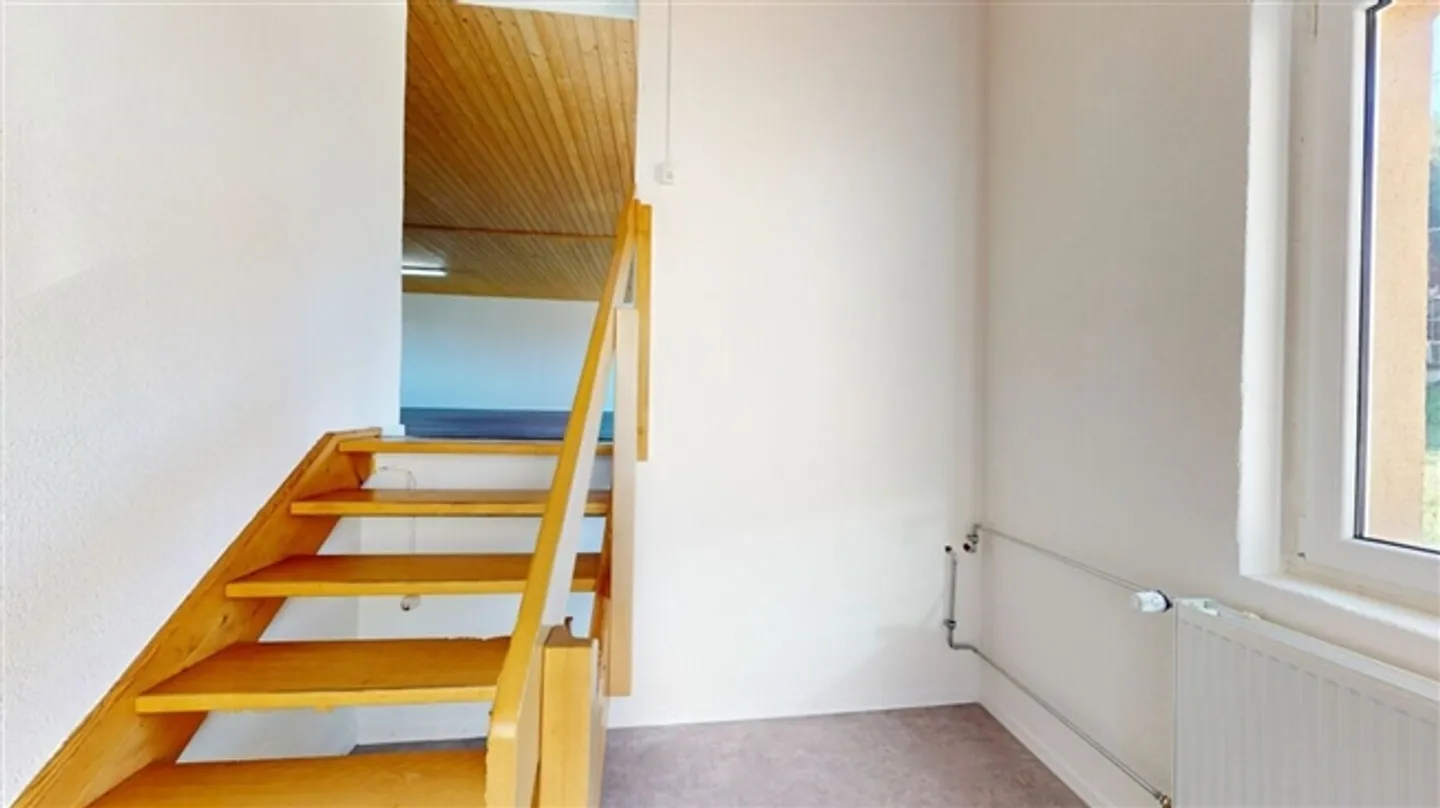 «100m2 Bürofläche/Werkstatt mit bestem ÖV-Anschluss zu vermieten» - Foto 8 von 12