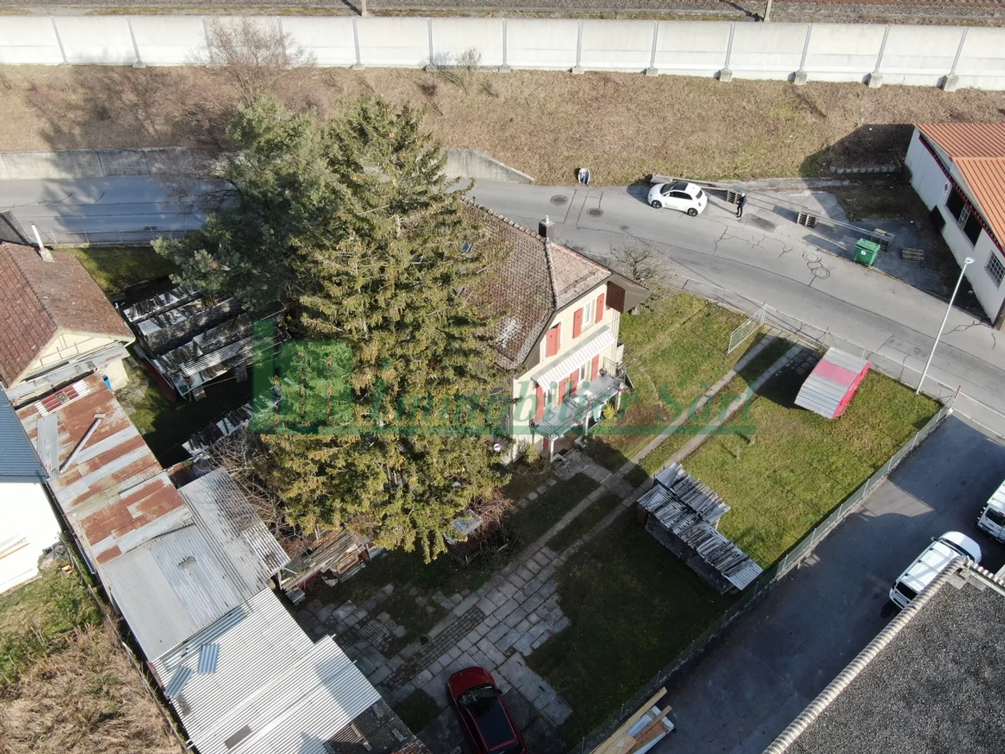 Familienhaus mit Ausbaupotential - Foto 1 von 6