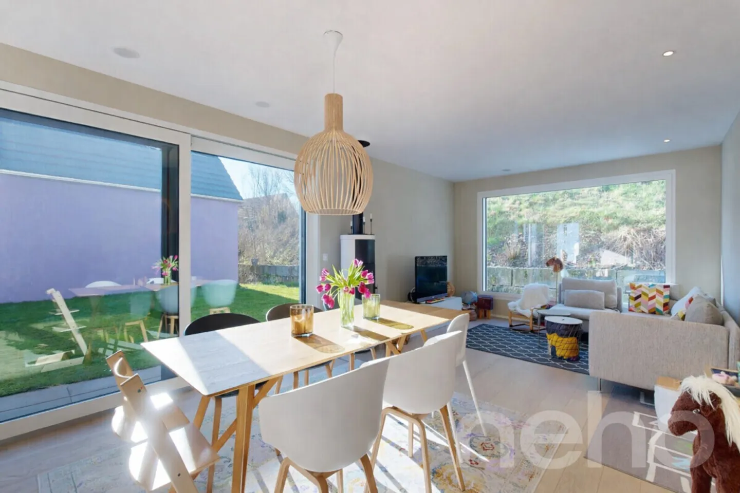 Maison individuelle avec espace bien-être, jardin et aménagement de haute qualité - Photo 1 sur 12