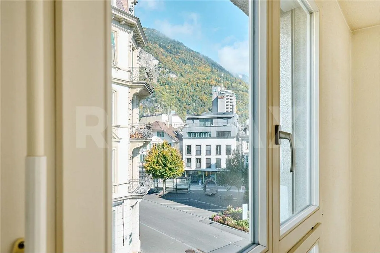 Appartement 3.5 pièces au cœur d'Interlaken - central et polyvalent - Photo 2 sur 12