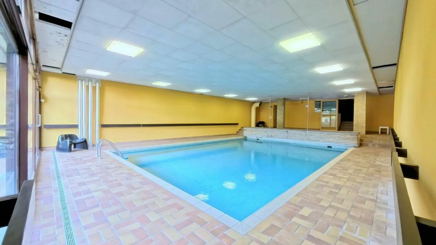 Moderne, entouré de verdure et avec une piscine commune ! - Photo 13 sur 17