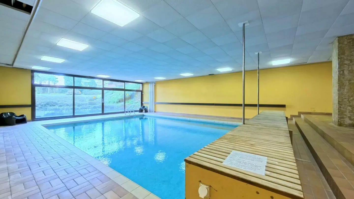 Moderne, entouré de verdure et avec une piscine commune ! - Photo 15 sur 17
