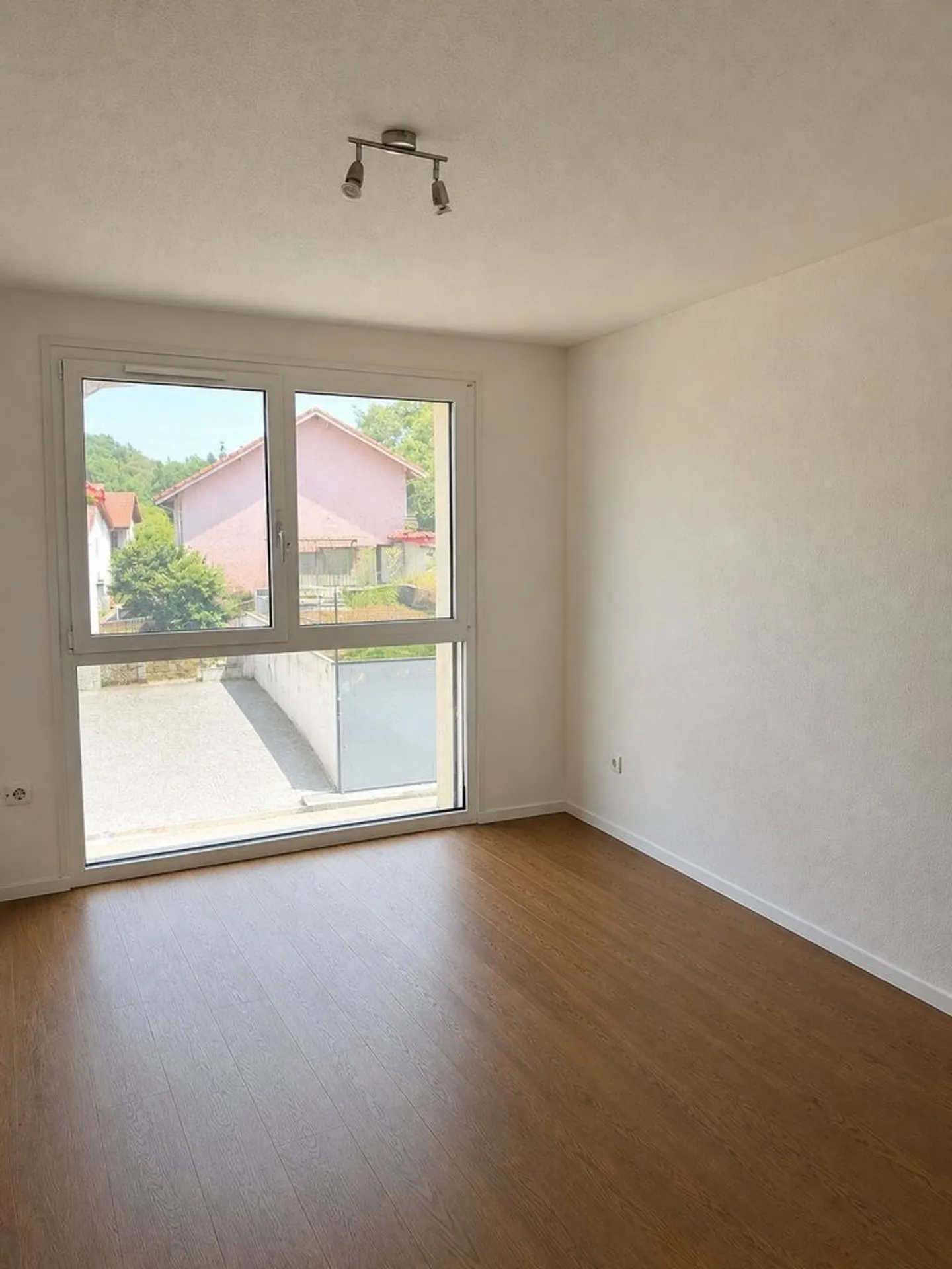Appartamento 3.5 locali al 2° piano a Kerzers - Foto 4 di 5