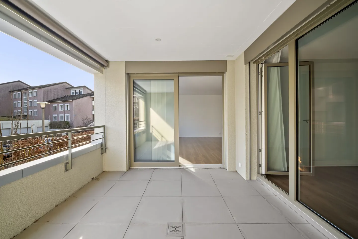 Modern 2.5-Room Apartment on the Raised Ground Floor - Stylish Living in Zurich - Photo 7 of 8