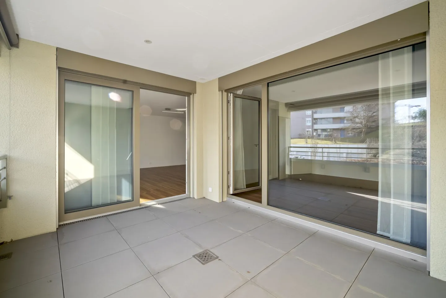Modern 2.5-Room Apartment on the Raised Ground Floor - Stylish Living in Zurich - Photo 8 of 8
