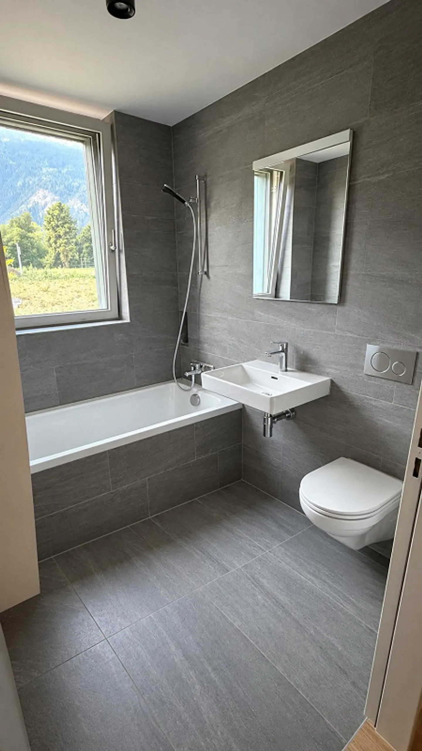 Modern Ground Floor Apartment in Nature-Friendly Location - Photo 8 of 9