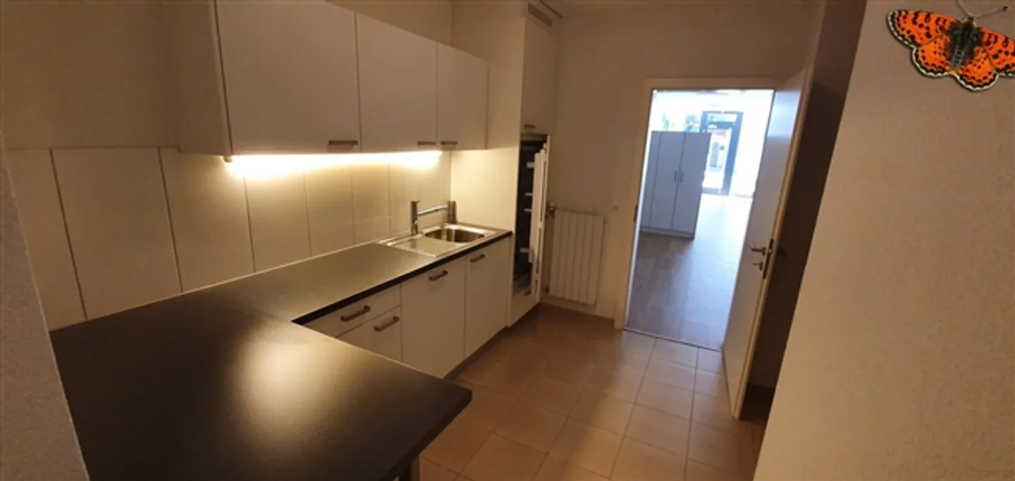 Belle surface commerciale de 114m² au cœur de Payerne - Photo 5 sur 9