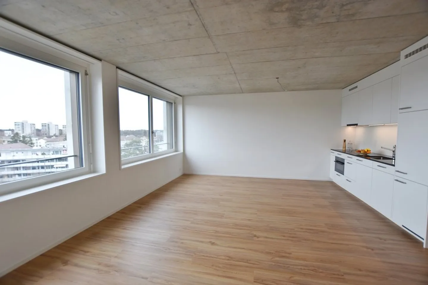 Appartamento moderno con terrazza - Foto 2 di 8