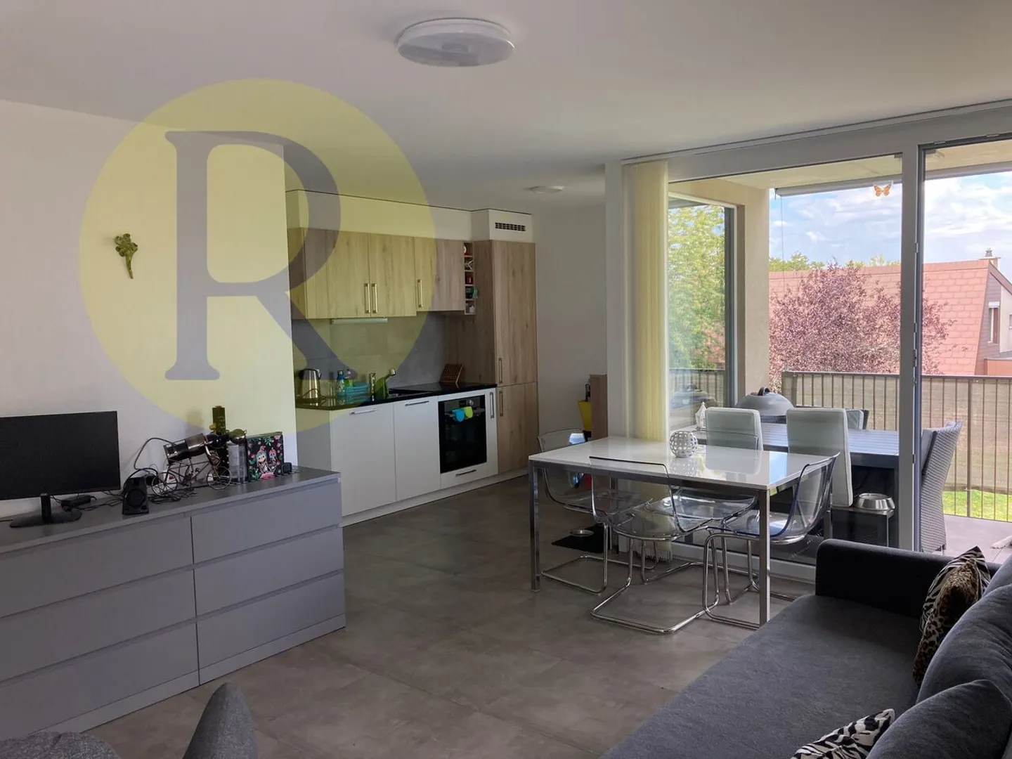 Magnifique appartement de 2,5 pièces avec jardin et loggia - Photo 1 sur 11