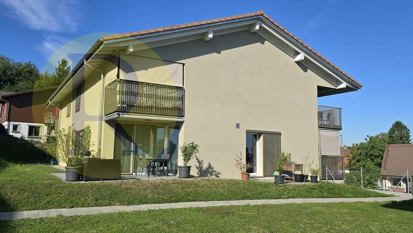 Magnifique appartement de 2,5 pièces avec jardin et loggia - Photo 2 sur 11