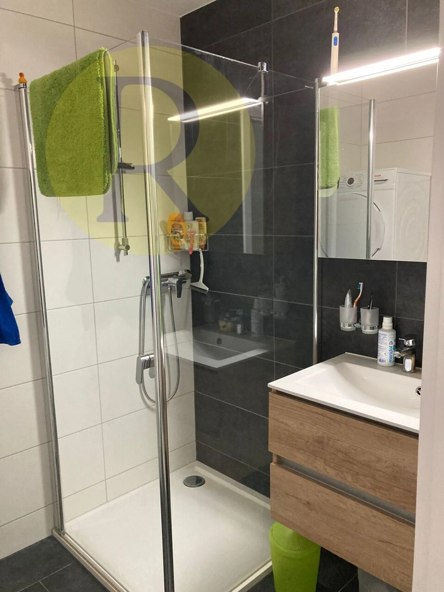 Magnifique appartement de 2,5 pièces avec jardin et loggia - Photo 5 sur 11