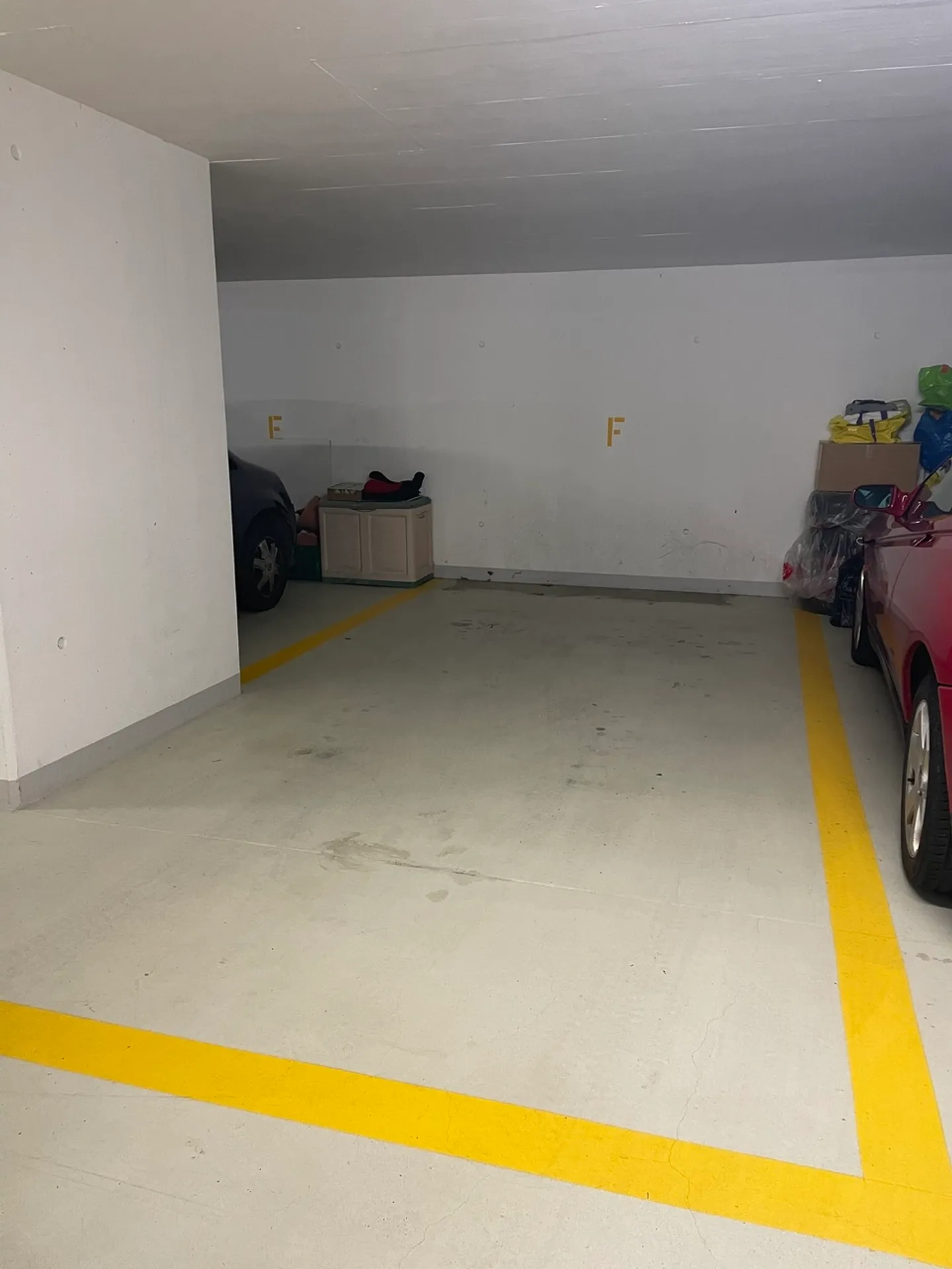 Affittasi nel centro di Minusio posteggio in autorimessa. - Foto 1 di 1
