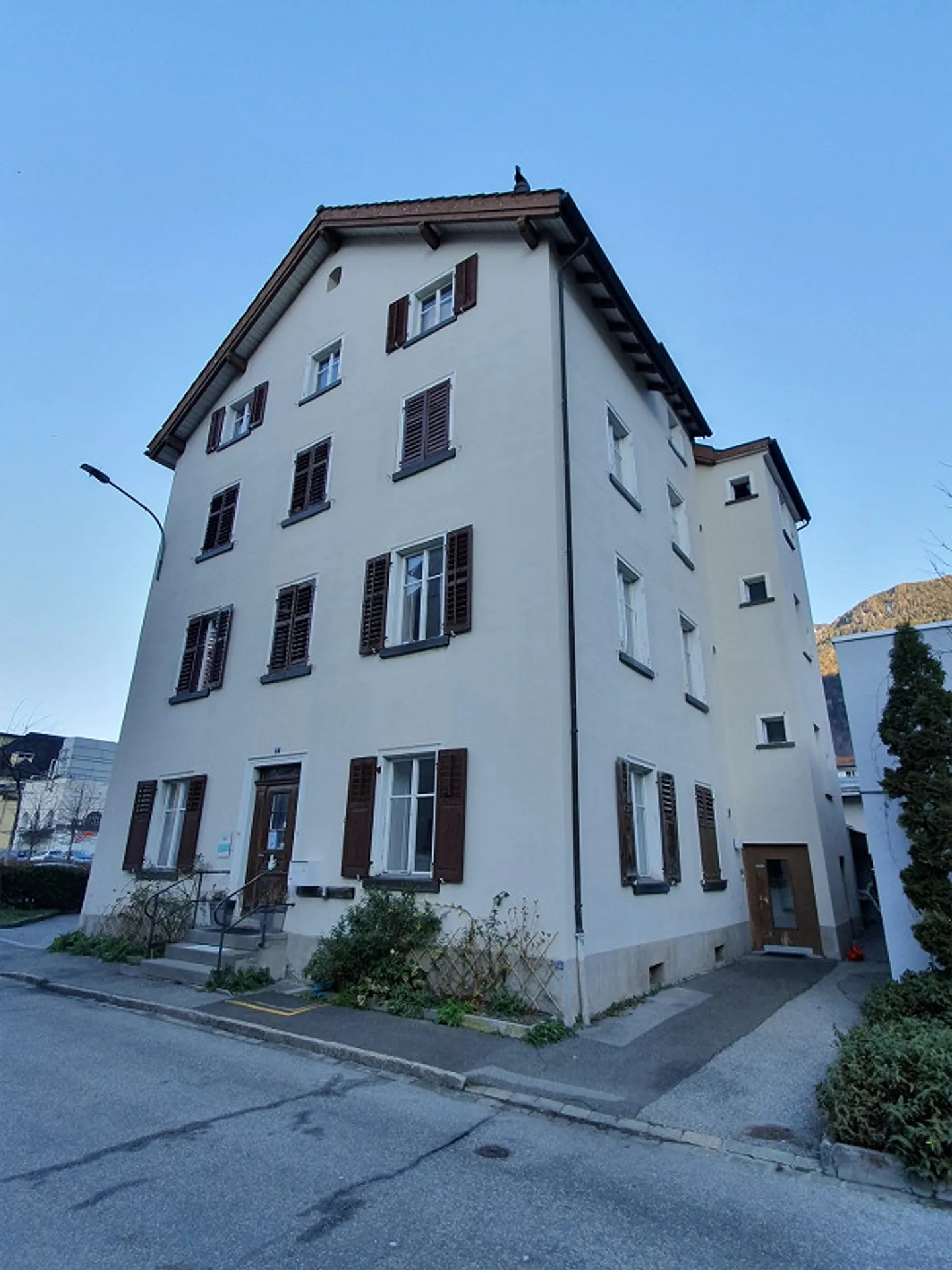 Parking extérieur près de la vieille ville - Photo 1 sur 1