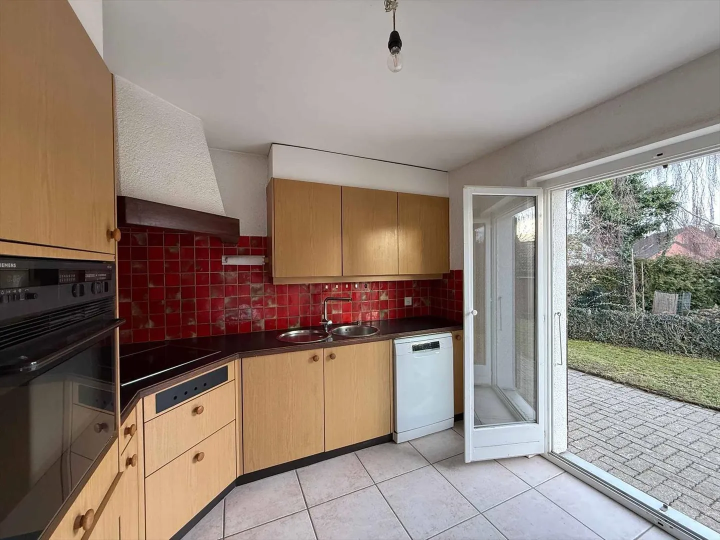 Semi-Detached House 4.5 Rooms - Photo 3 of 9