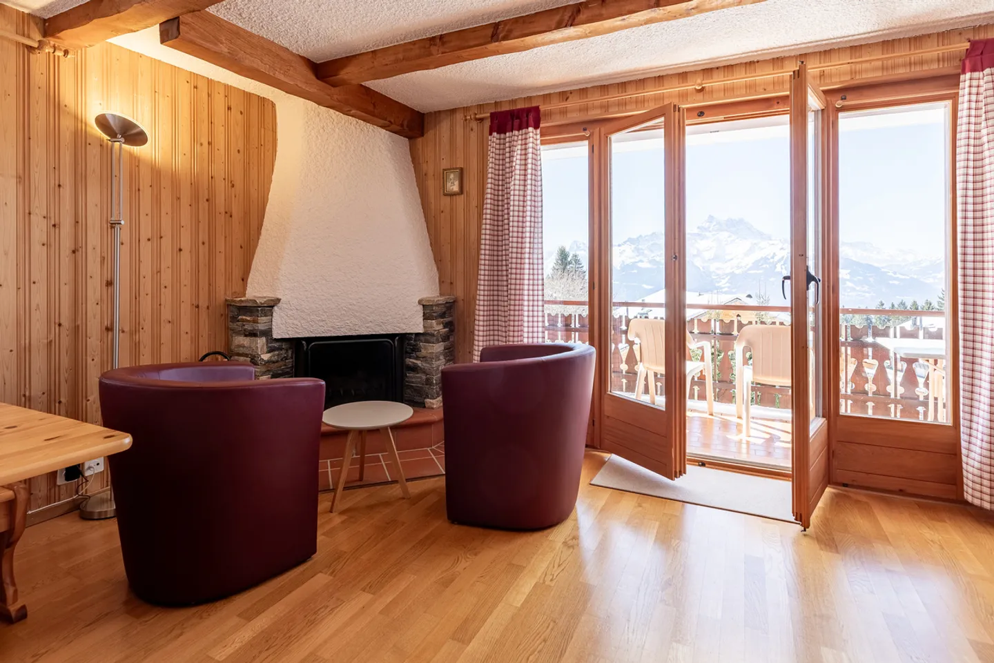 Appartement Charmant avec Vue Alpestre - Photo 3 sur 13