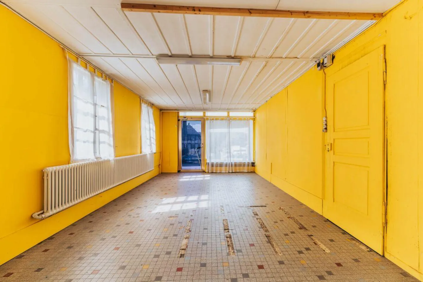 Edificio residenziale e commerciale con potenziale di ristrutturazione - Foto 7 di 10