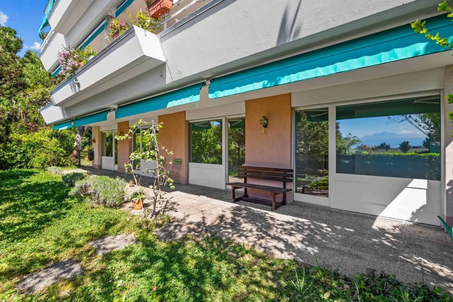 Rare in Pully: 4.5-room apartment with terrace and tree-lined garden - Photo 5 of 9