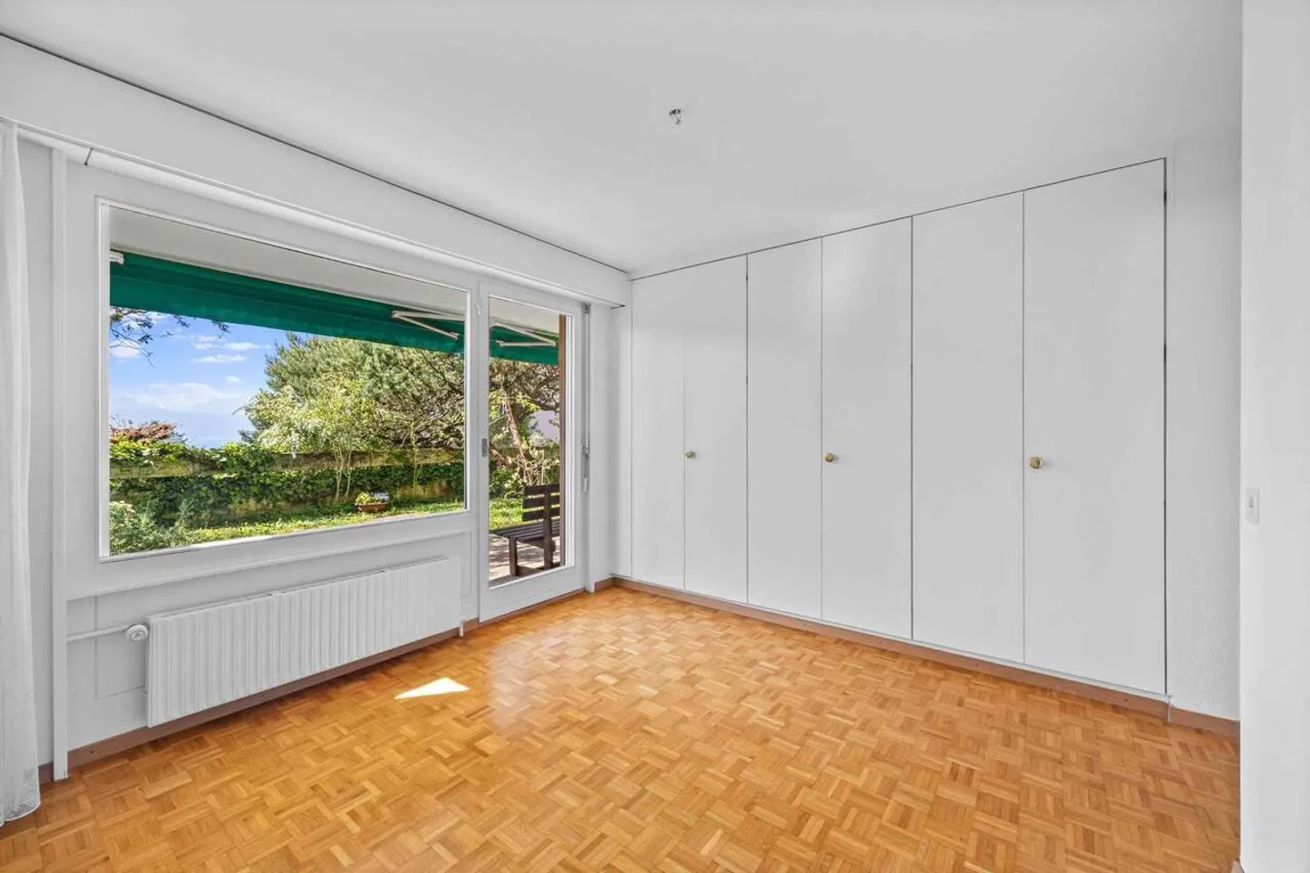Rare in Pully: 4.5-room apartment with terrace and tree-lined garden - Photo 6 of 9