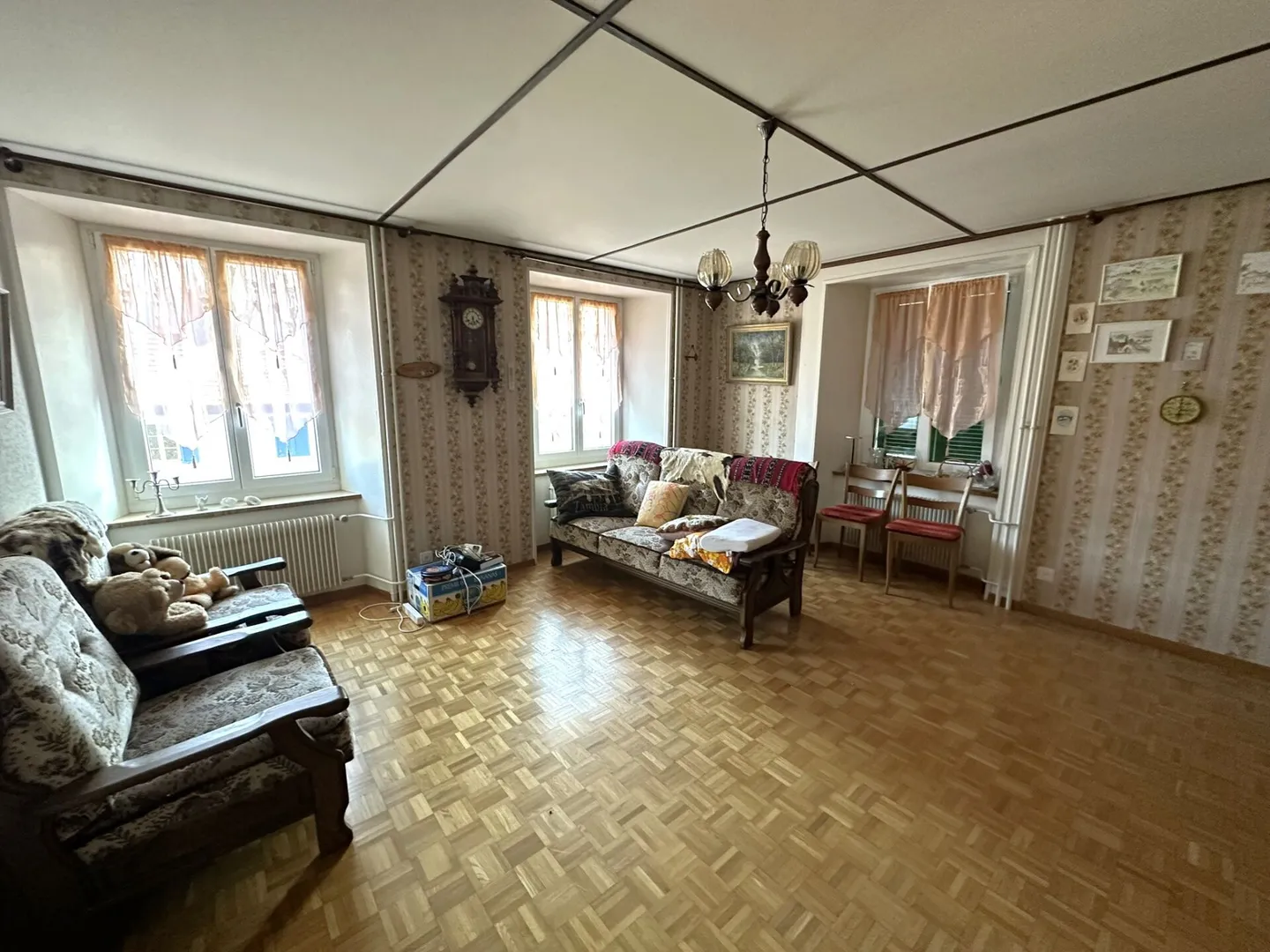 St-Imier, edificio di 5 appartamenti con possibilità di acquisire 10 garage - Foto 9 di 10