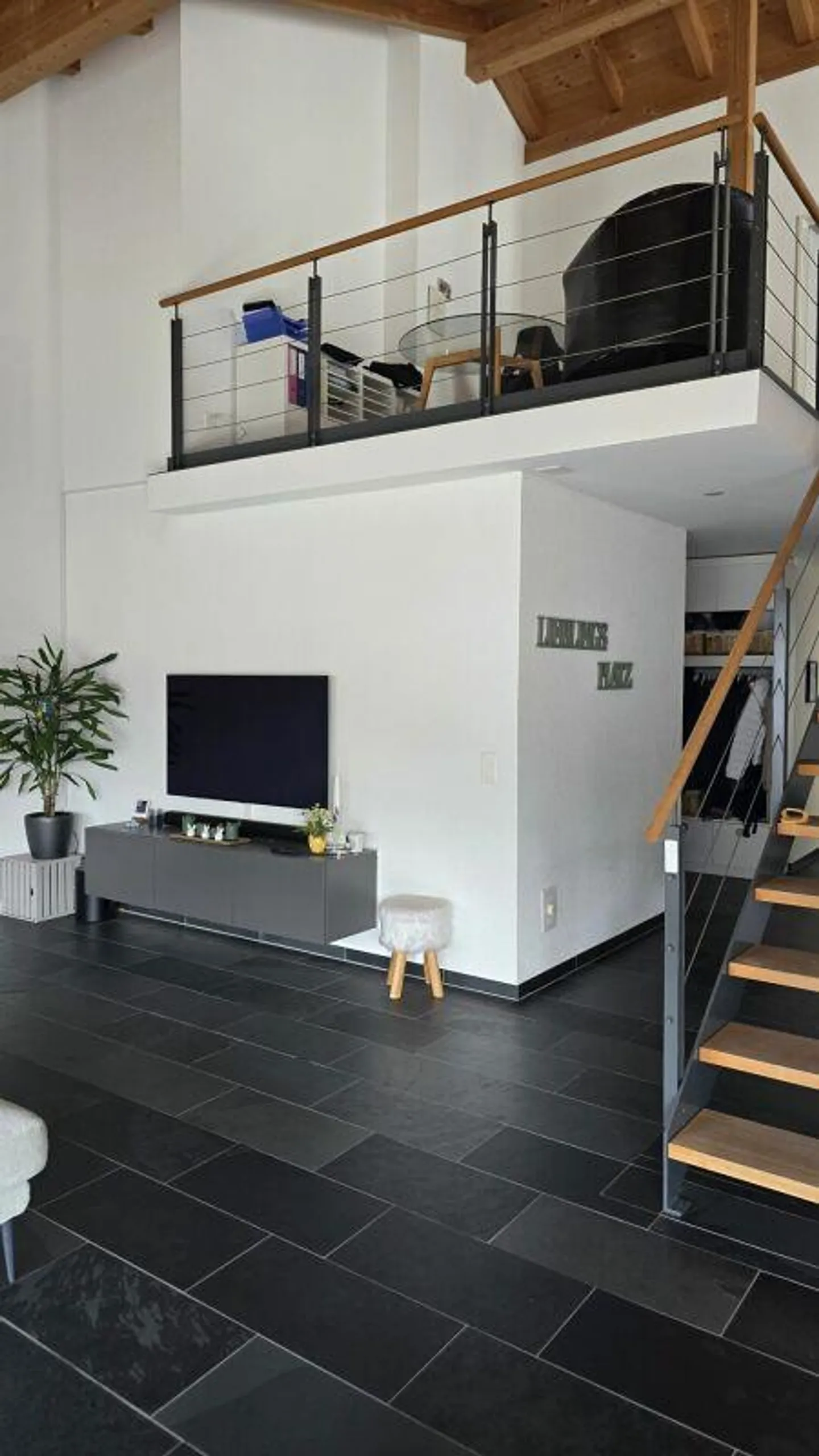 Geräumige 5.5 Zimmerwohnung - Foto 2 von 13