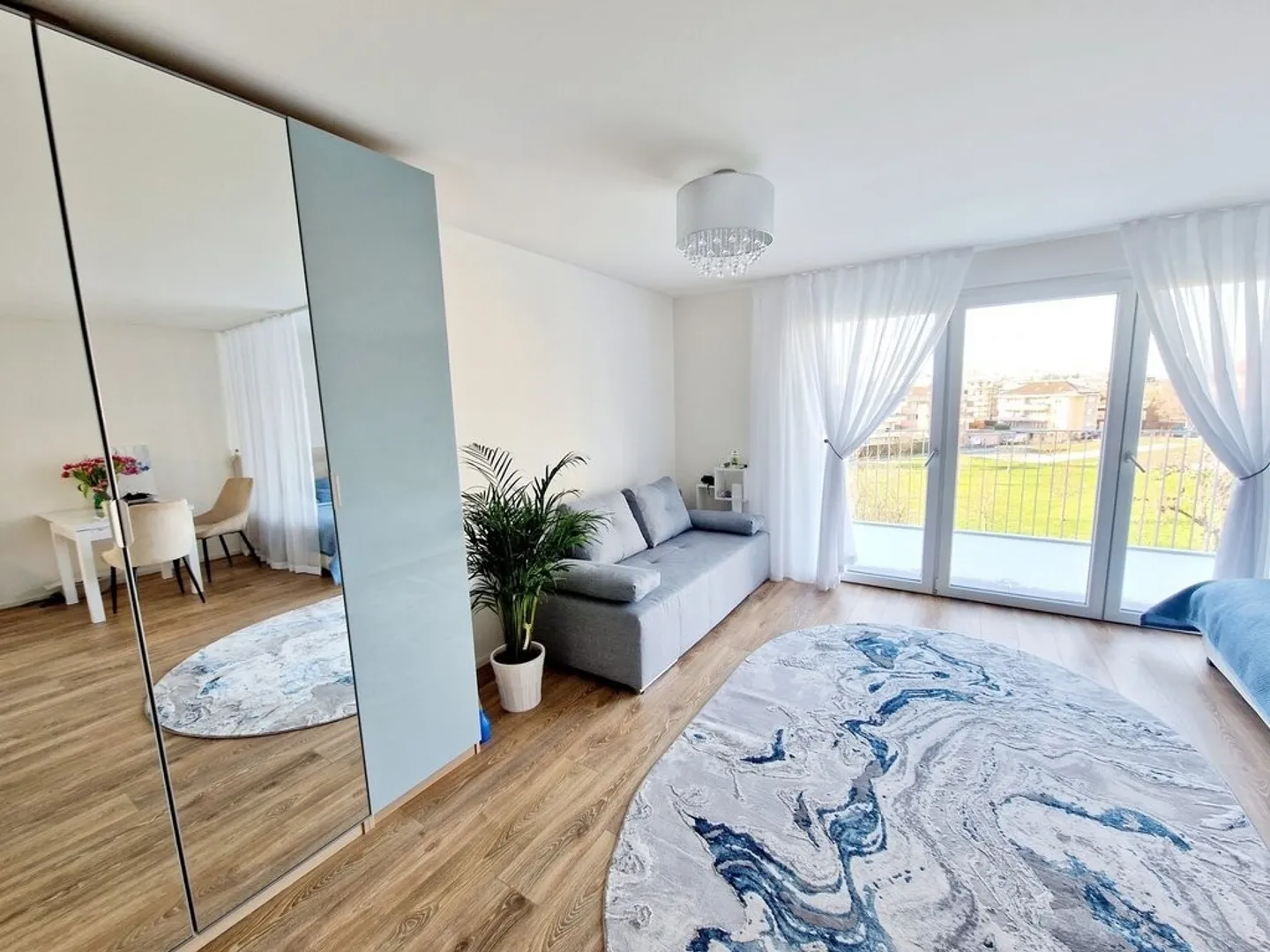 Apartment near Altstetten Station - City and Nature Combined - Photo 4 of 6