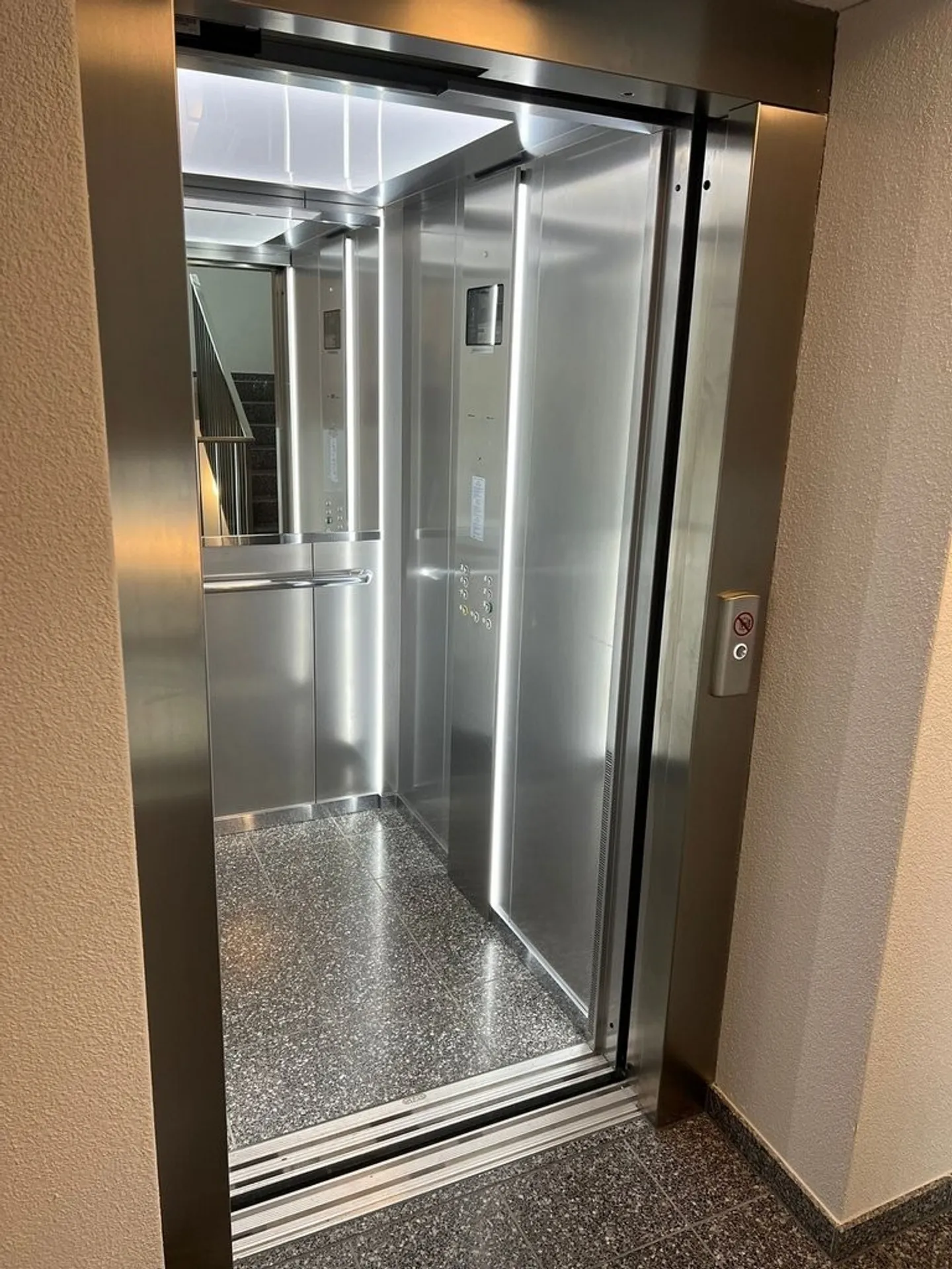 Apartment near Altstetten Station - City and Nature Combined - Photo 6 of 6