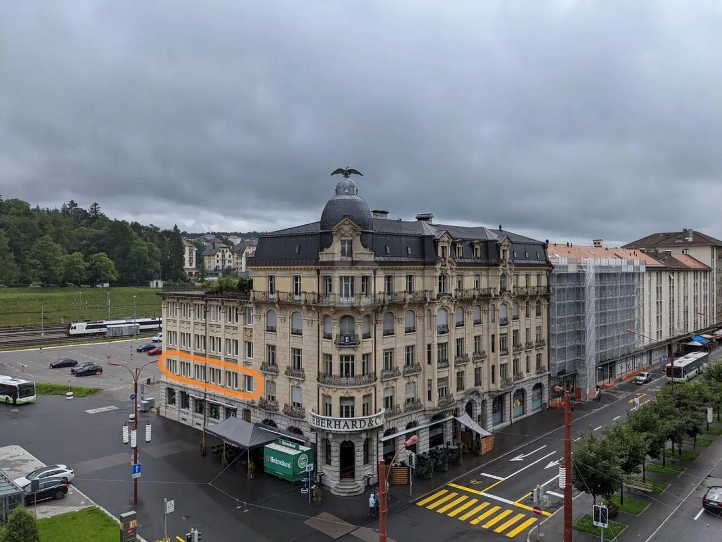 IDEALLY LOCATED IN THE CITY CENTER - Photo 1 of 6