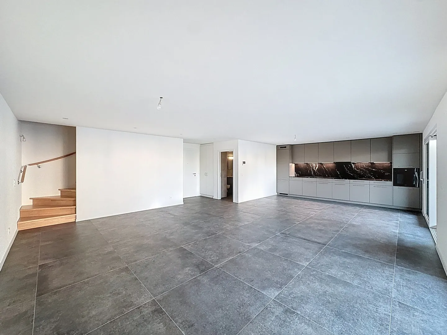 4.5 room duplex apartment with balcony - Photo 7 of 13