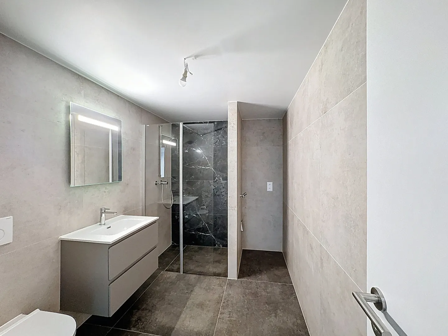 4.5 room duplex apartment with balcony - Photo 9 of 13