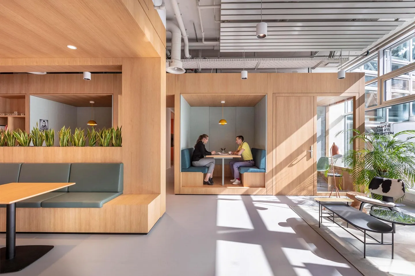 Office space for 15 in Spaces Main Station - Photo 5 of 10
