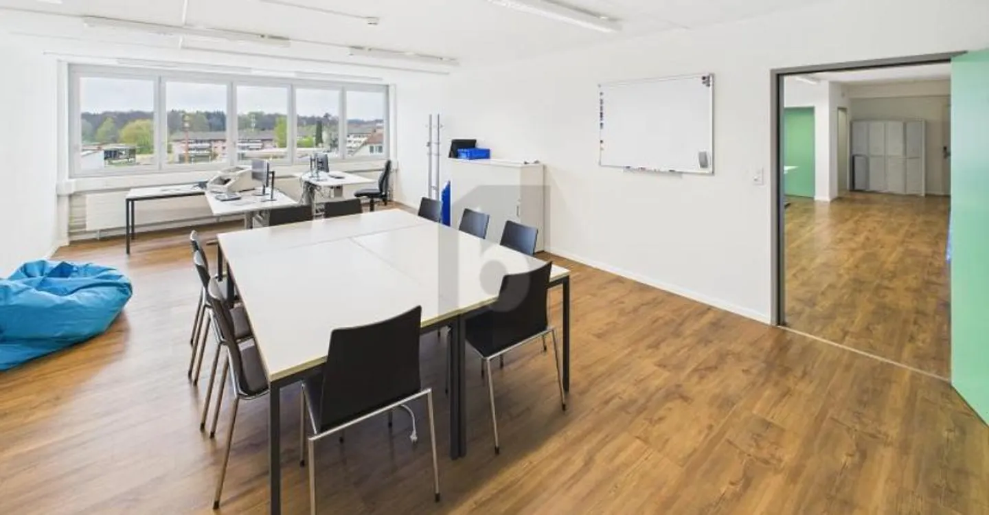 BUREAU MODERNE EN EMPLACEMENT CENTRAL 3.01 - Photo 3 sur 4