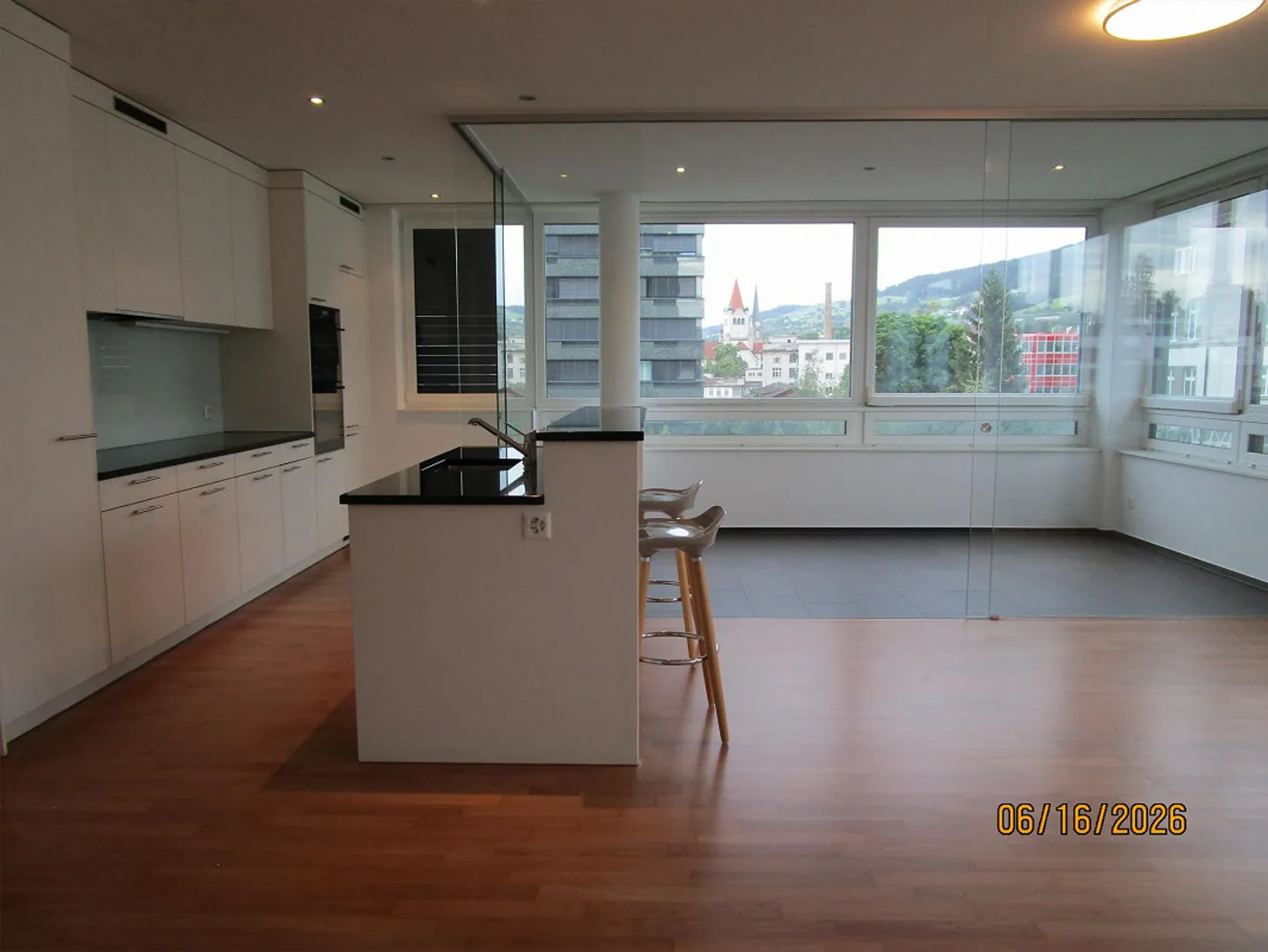 Moderne Wohnung in zentraler Lage - Foto 2 von 10