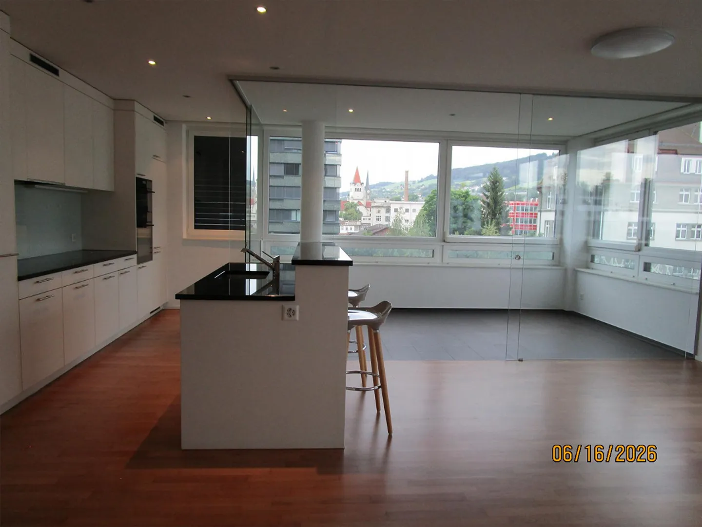 Moderne Wohnung in zentraler Lage - Foto 3 von 10