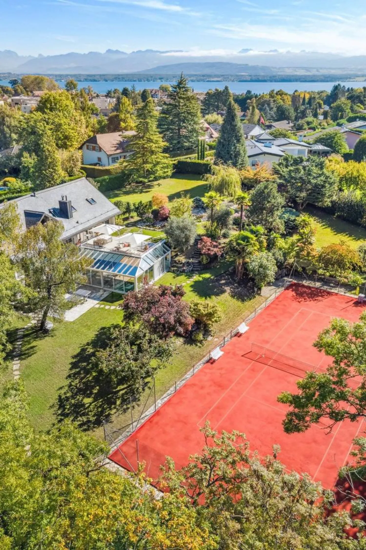 Proprietà eccezionale con campo da tennis e piscina interna - Foto 1 di 2