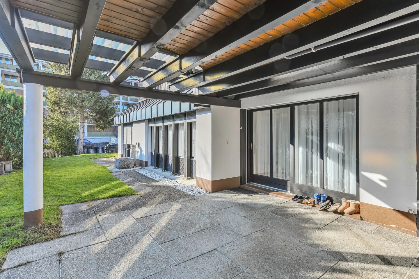 Single-family house with large plot, underground garage & versatile usage options - Photo 11 of 15