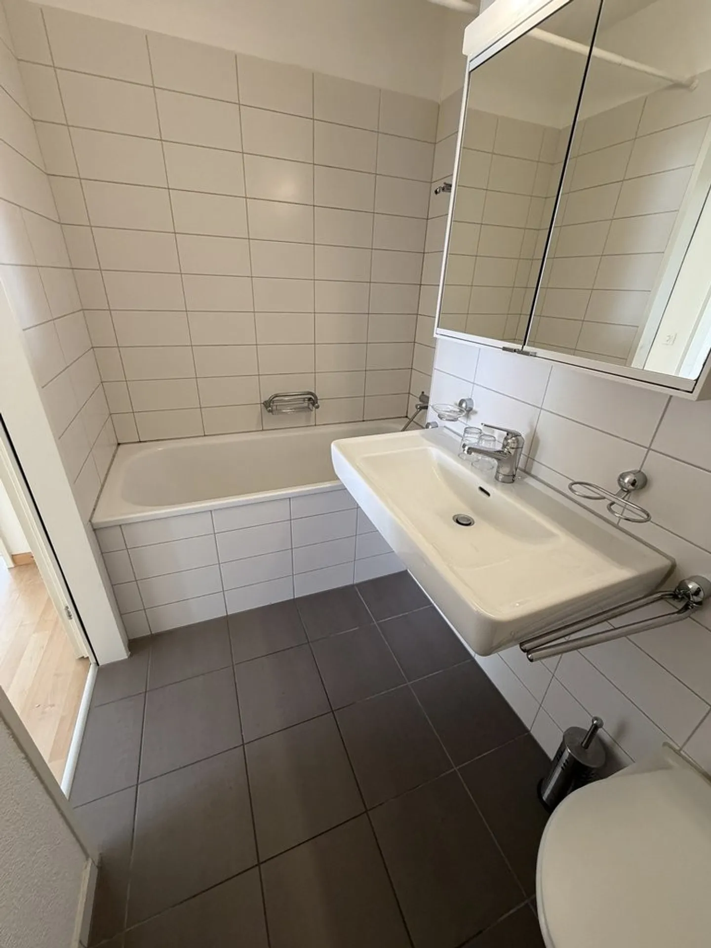 Bright 3.5-room apartment in a quiet location in Niederhasli - Photo 7 of 7