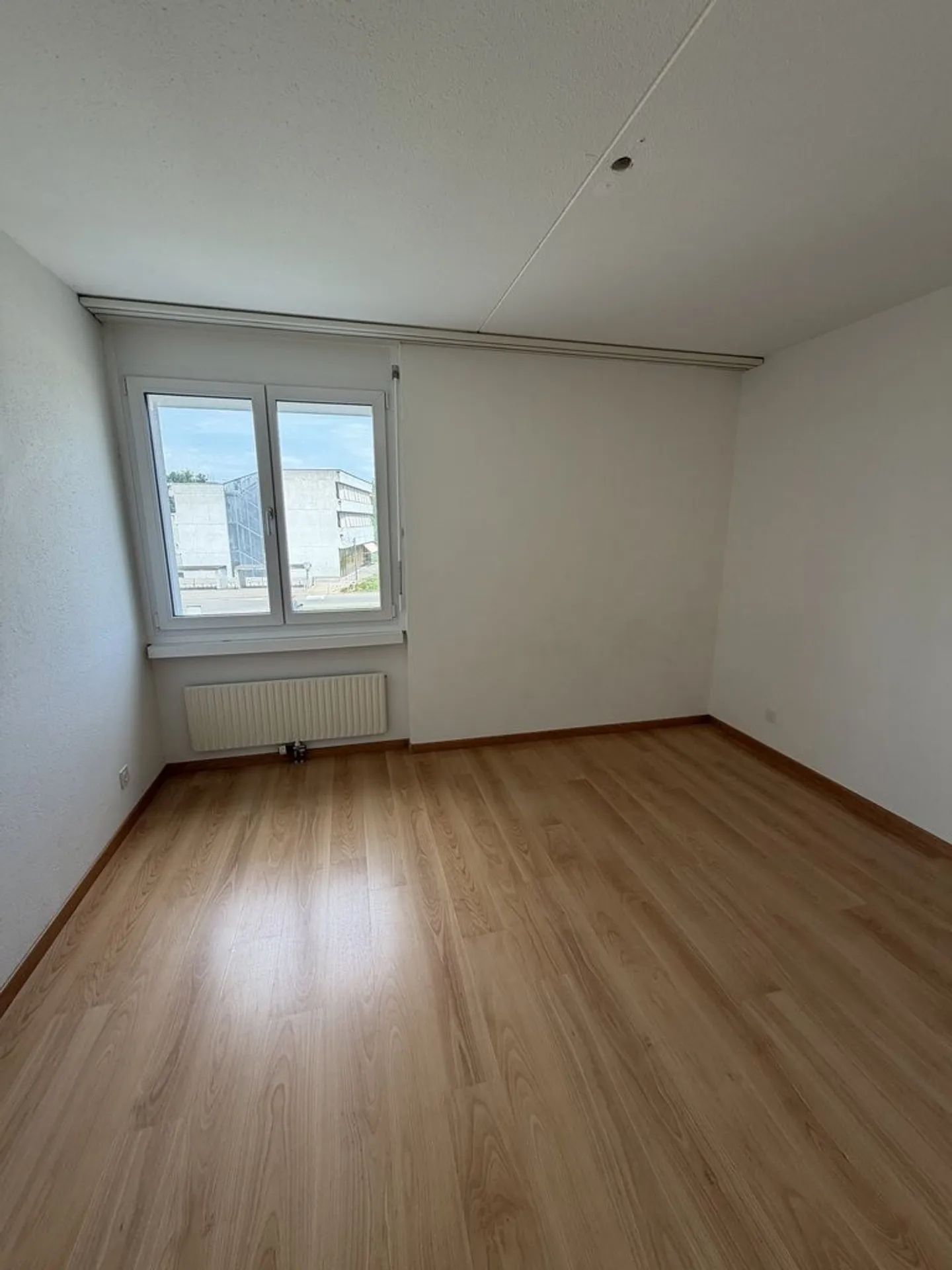 Bright 3.5-room apartment in a quiet location in Niederhasli - Photo 5 of 7