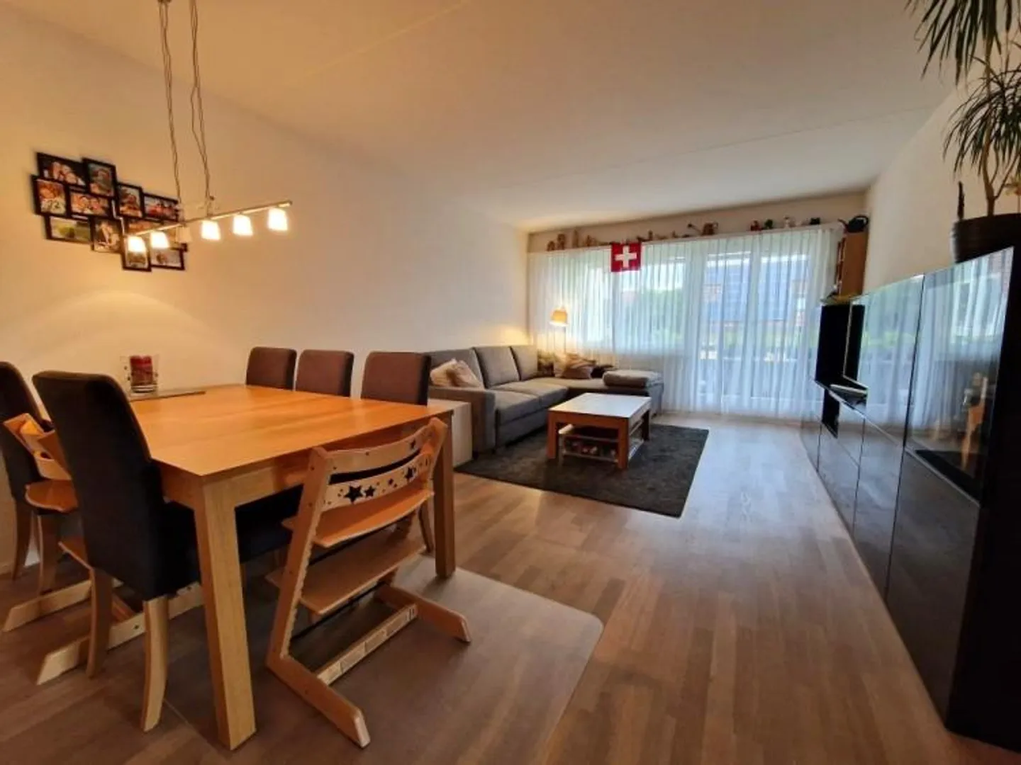 Moderne Wohnung mit Balkon - Foto 2 von 6