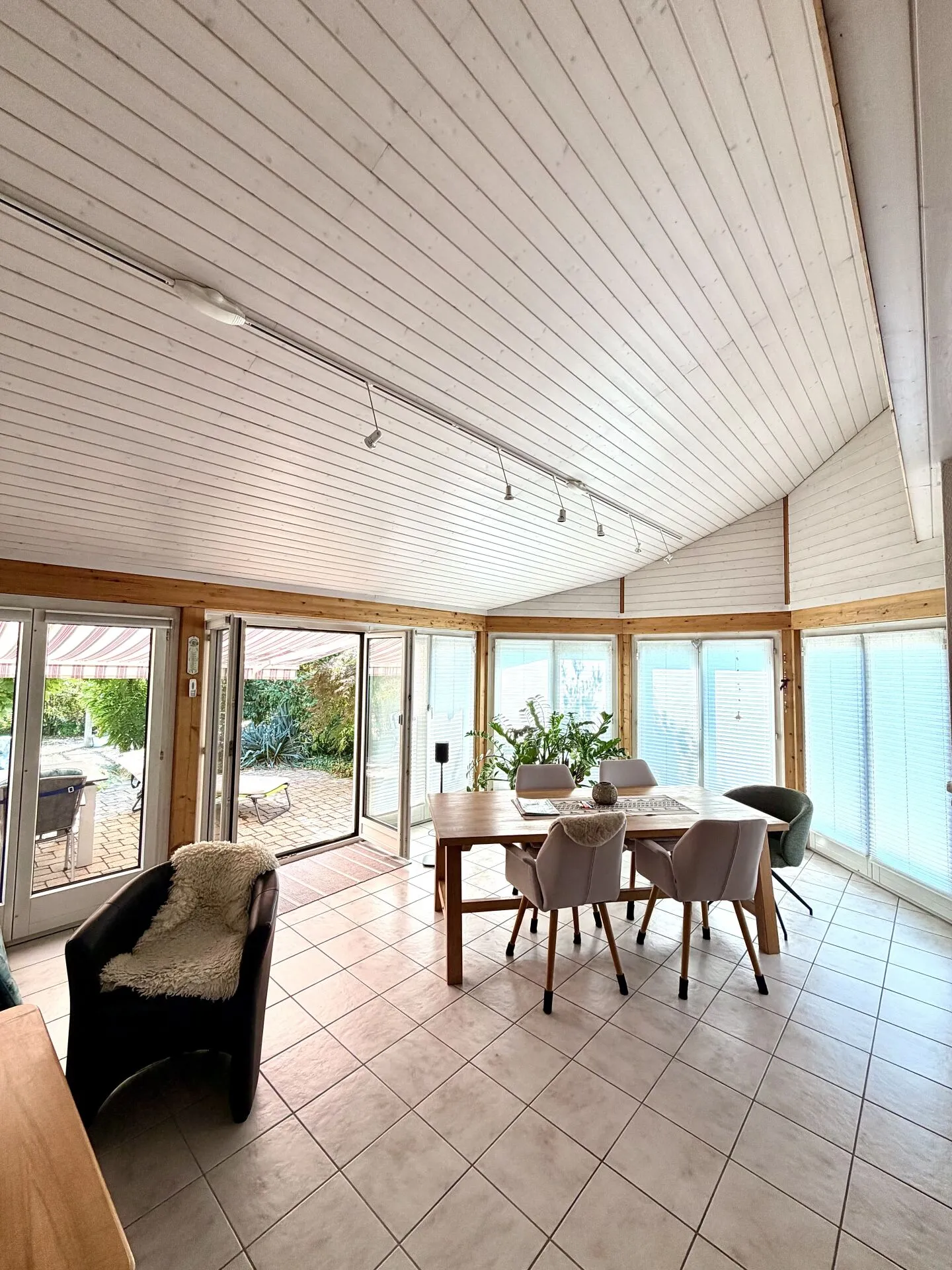 Attraktives Einfamilienhaus mit gepflegtem Garten! - Foto 3 von 13