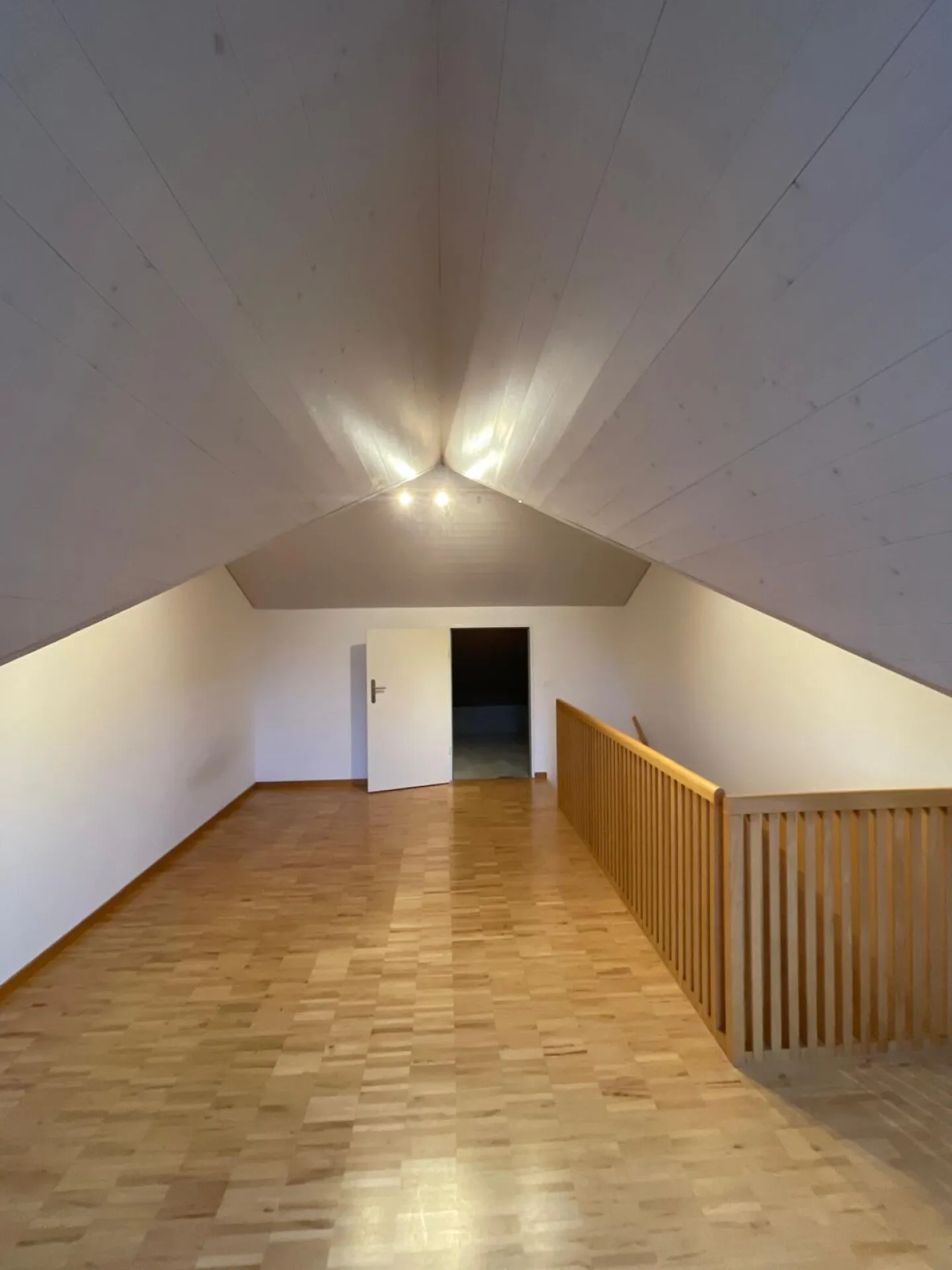 Traumhaftes 4,5-Zimmer-Reihenhaus mit Wohlfühlcharakter in ruhiger Umgebung - Foto 5 von 14