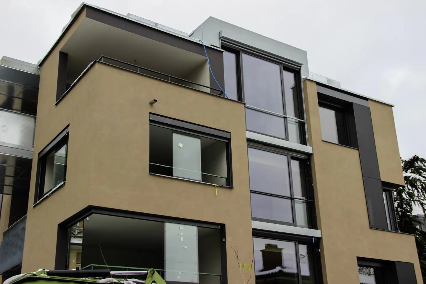 Prima occupazione in un nuovo edificio di 4 famiglie, molto centrale eppure tranquillo - Foto 1 di 12