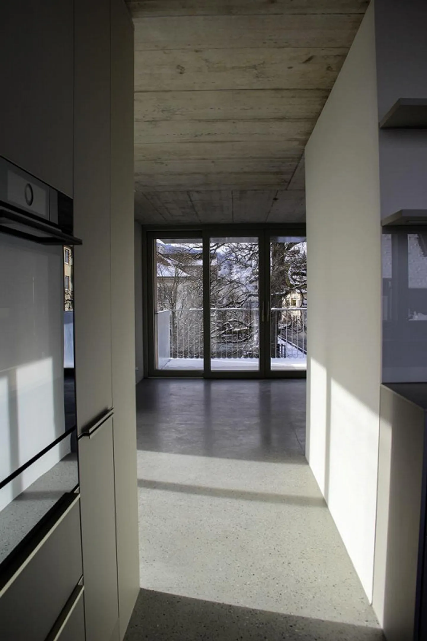 Prima occupazione in un nuovo edificio di 4 famiglie, molto centrale eppure tranquillo - Foto 2 di 12