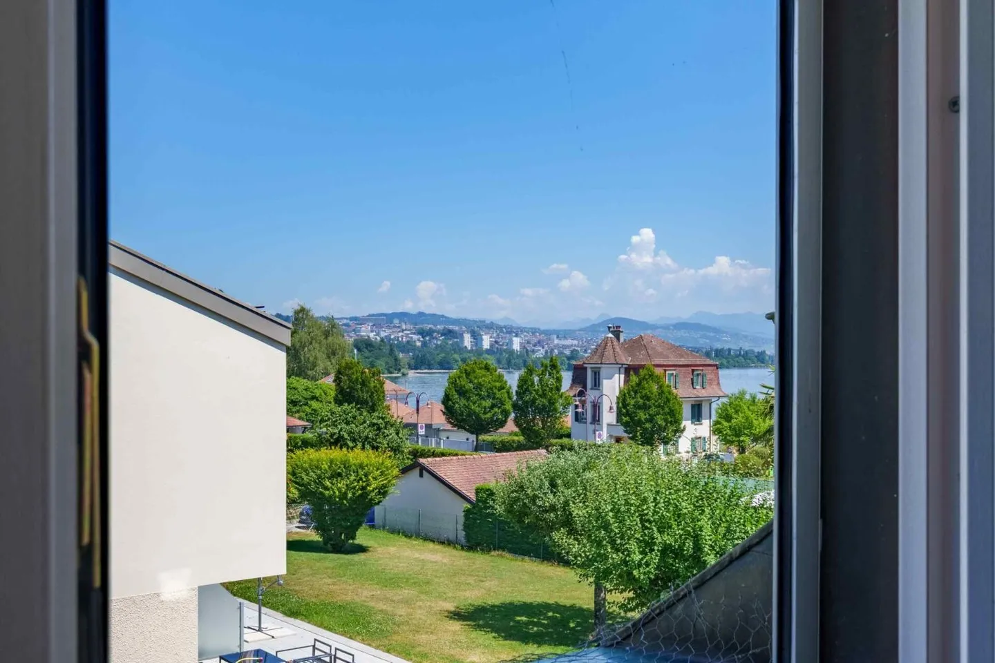 Semi-Detached Villa - Photo 13 of 13