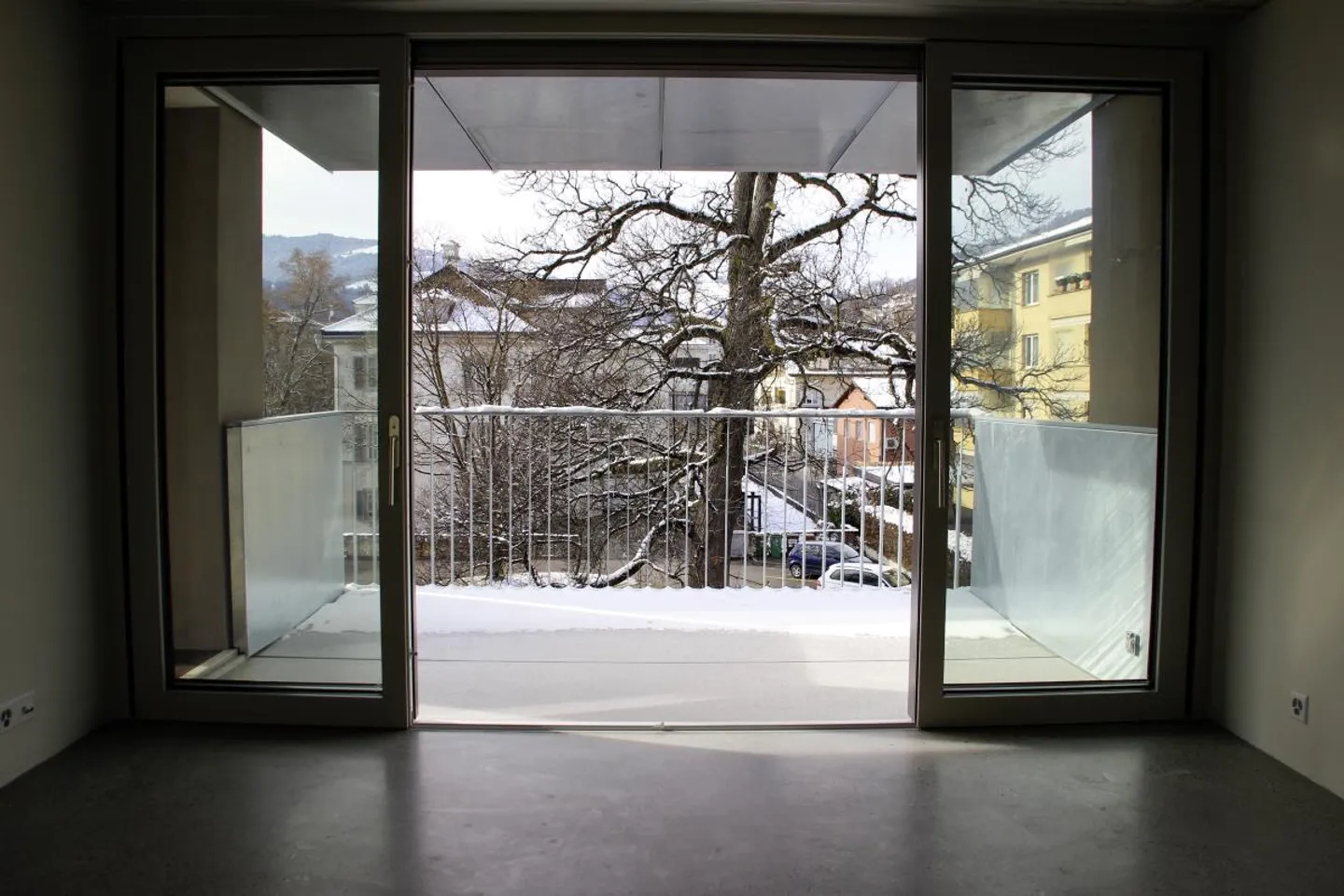 Prima occupazione in un nuovo edificio di 4 famiglie, molto centrale eppure tranquillo - Foto 3 di 12